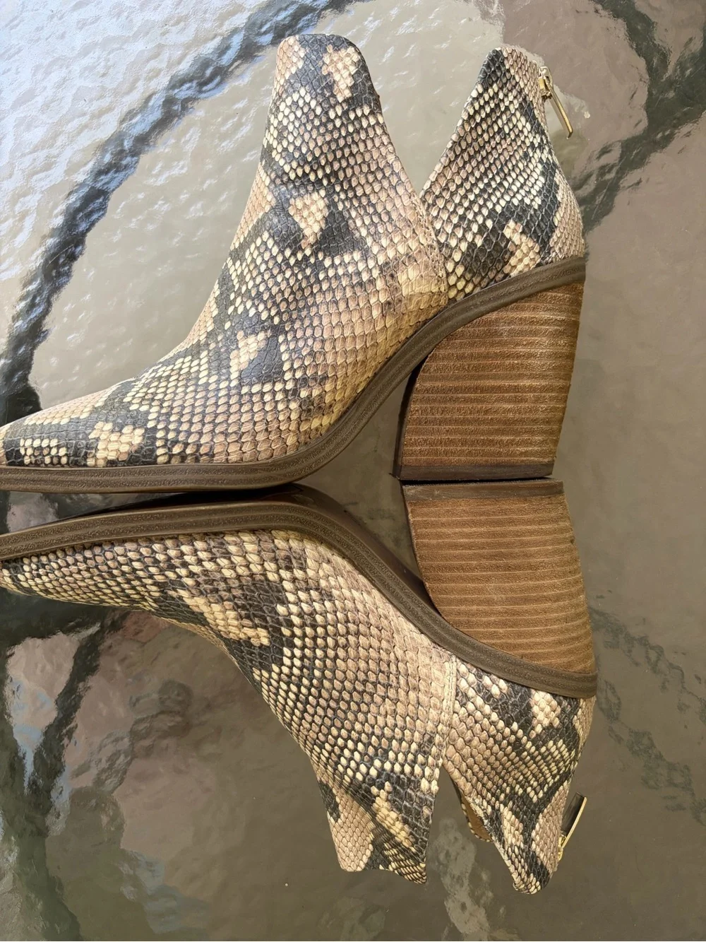Vince Camuto women’s Gigietta Snakeskin booties, Size 8.5 Preowned